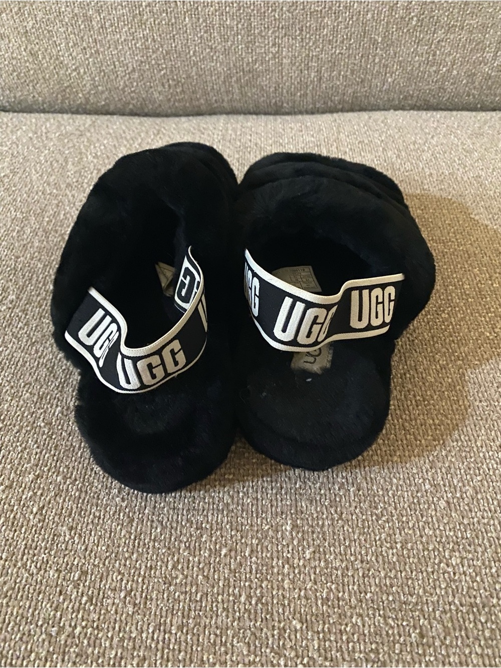 UGG Fluff Yeah Slide in Black - Picture 4 of 6